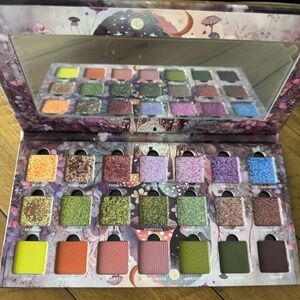 Ensley Reign "Flower Moon" eyeshadow palette